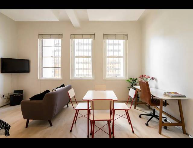 1 BEDROOM APARTMENT RENTED IN CAPE TOWN CITY CENTRE